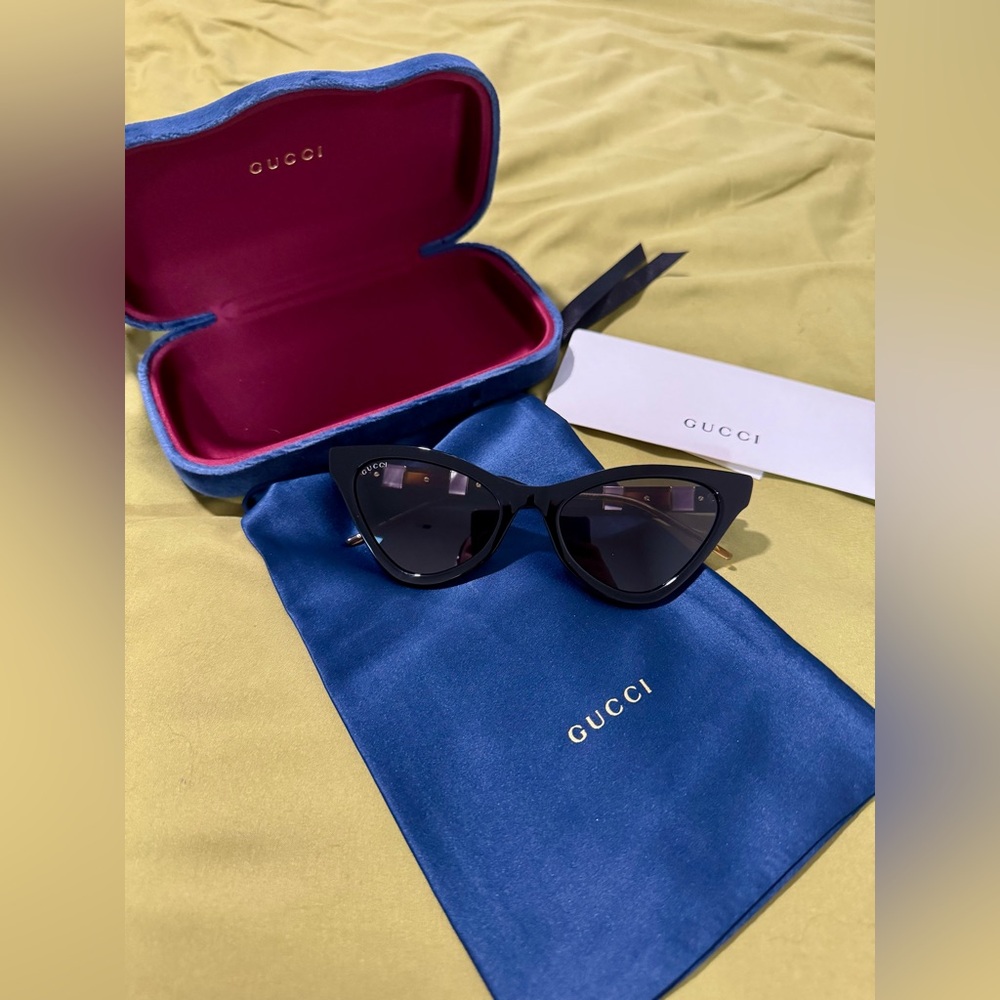 Gucci Cat-Eye Sunglasses with Case & Drawstring Pouch